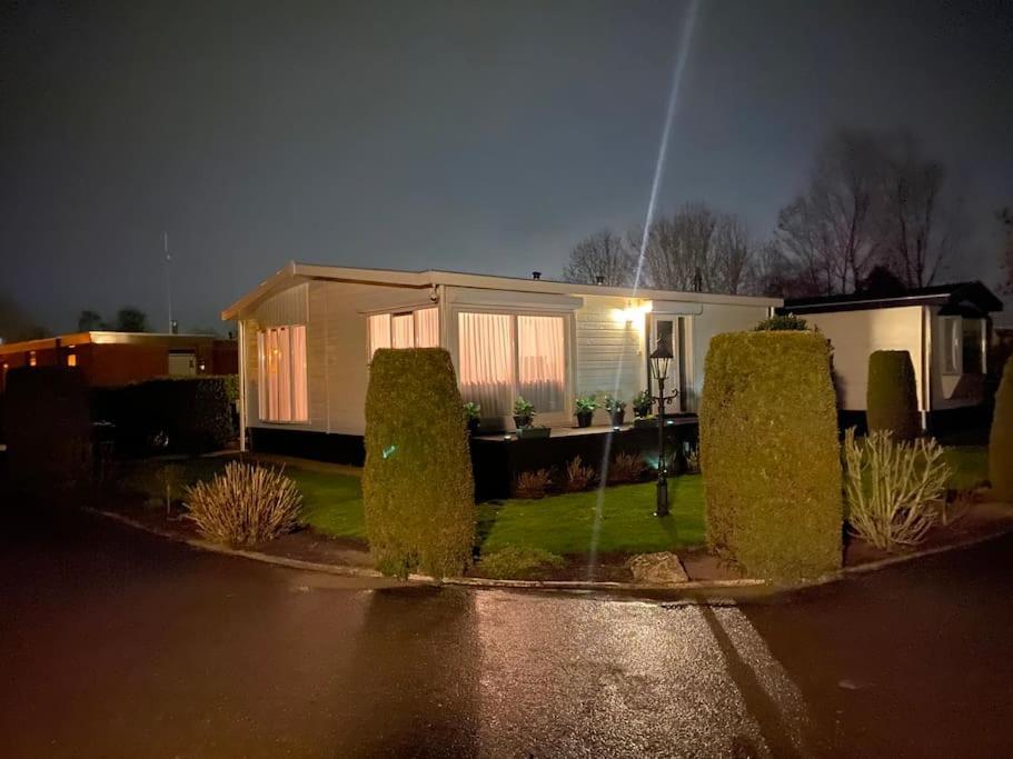 Luxe Chalet In Prachtig Natuurgebied Lith エクステリア 写真